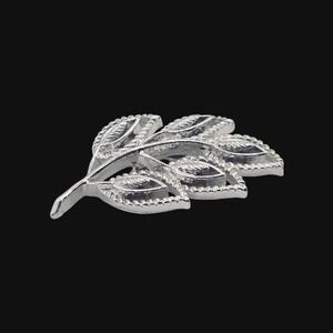 Vintage 1970s Gerry's Silver Tone‎ Metal Textured Leaf Brooch Pin Signed